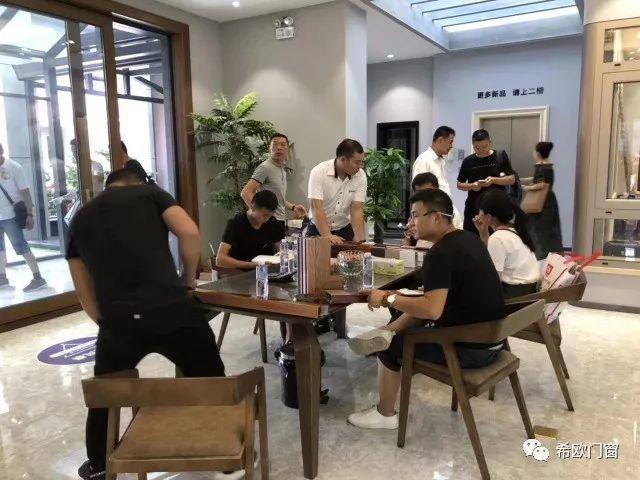 濮陽市華龍區窗視界門窗店